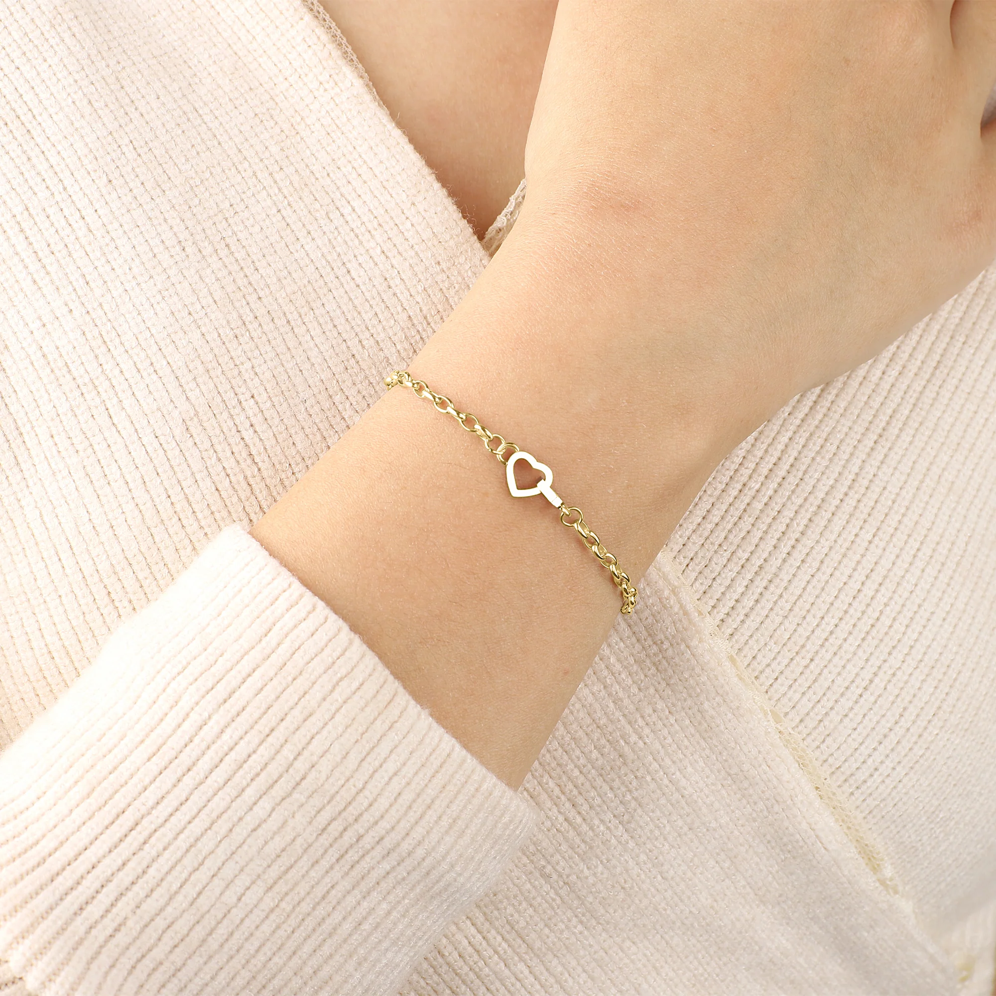 Interlocking Mini Heart Bracelet - Image 3
