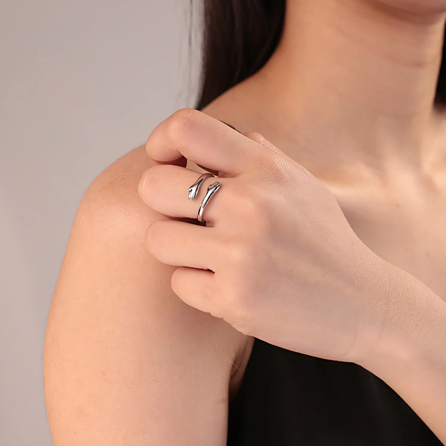Sending Love - The Hug Ring - Image 9