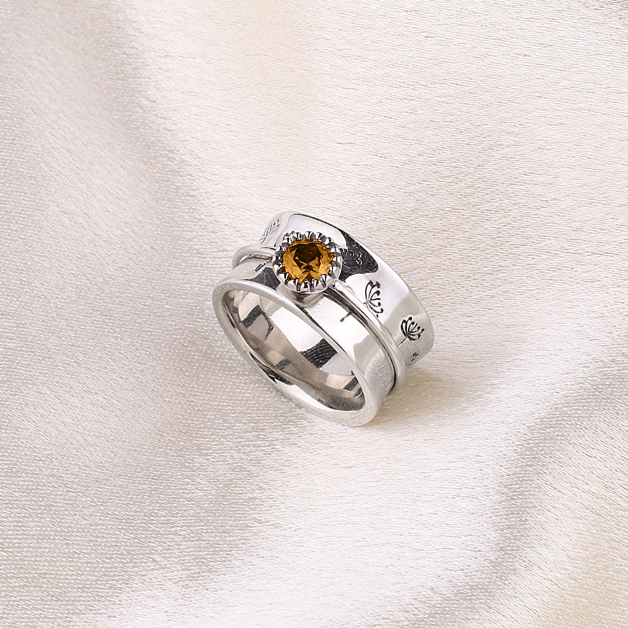 Silver Dandelion Birthstone Spinning Fidget Ring - Image 74